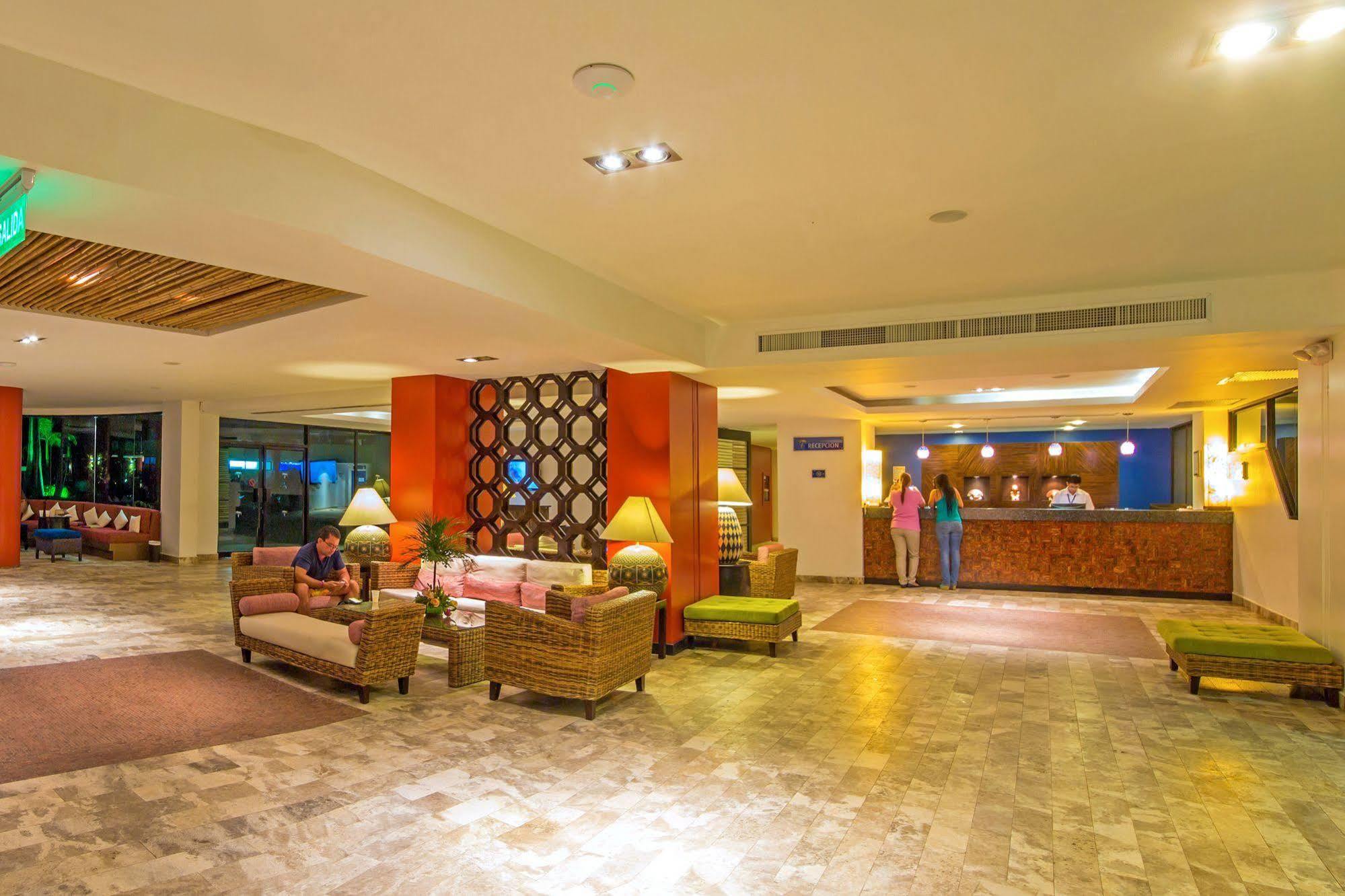 Resort Royal Decameron Punta Centinela Ballenita